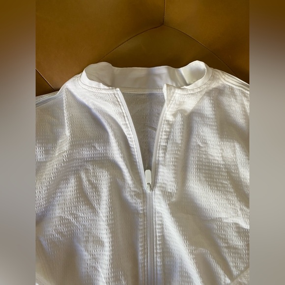 Lululemon Pack Light Bomber Jacket White Packable Zip Up Ventilated Size 4 - Picture 8 of 10